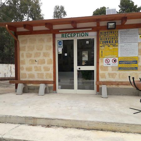 Camping La Pineta Village Порто Емпедокле Екстериор снимка