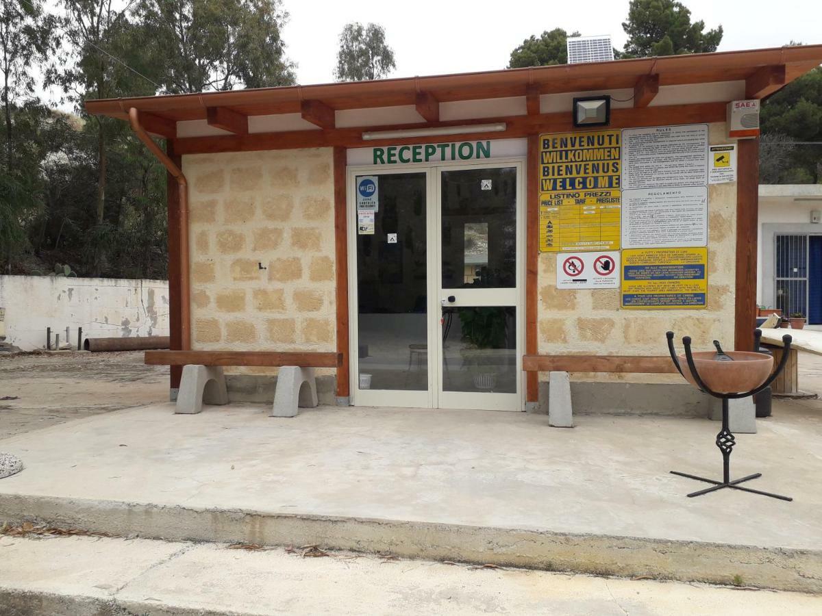 Camping La Pineta Village Порто Емпедокле Екстериор снимка